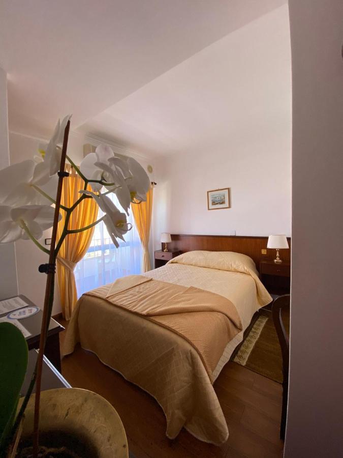 Guest House Toca Dos Grilos Ештуріл Екстер'єр фото
