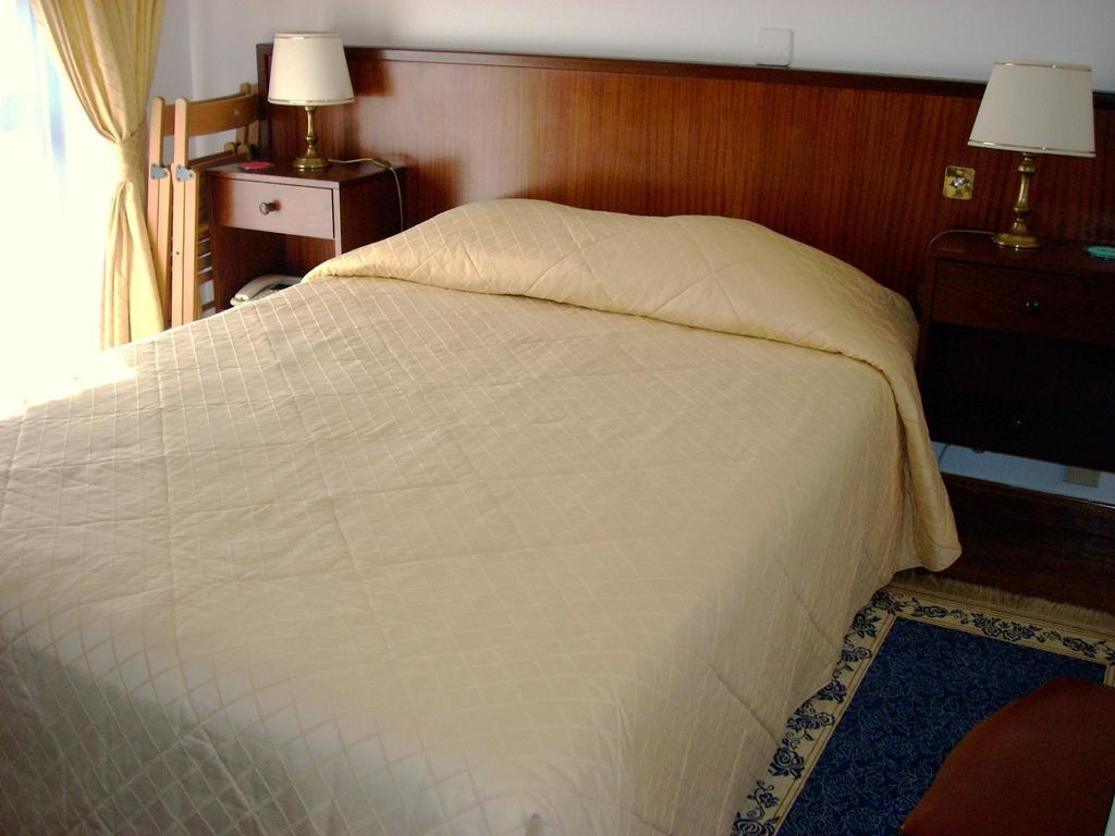 Guest House Toca Dos Grilos Ештуріл Екстер'єр фото